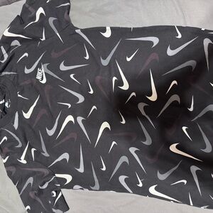 Nike Black and Gray Short Sleeve Tee